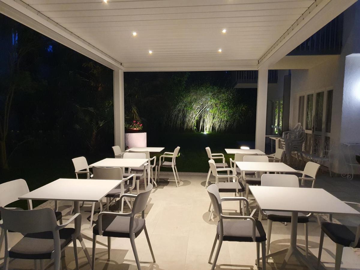 Hotel Eurovil Garni リニャーノ・サッビアドーロ エクステリア 写真