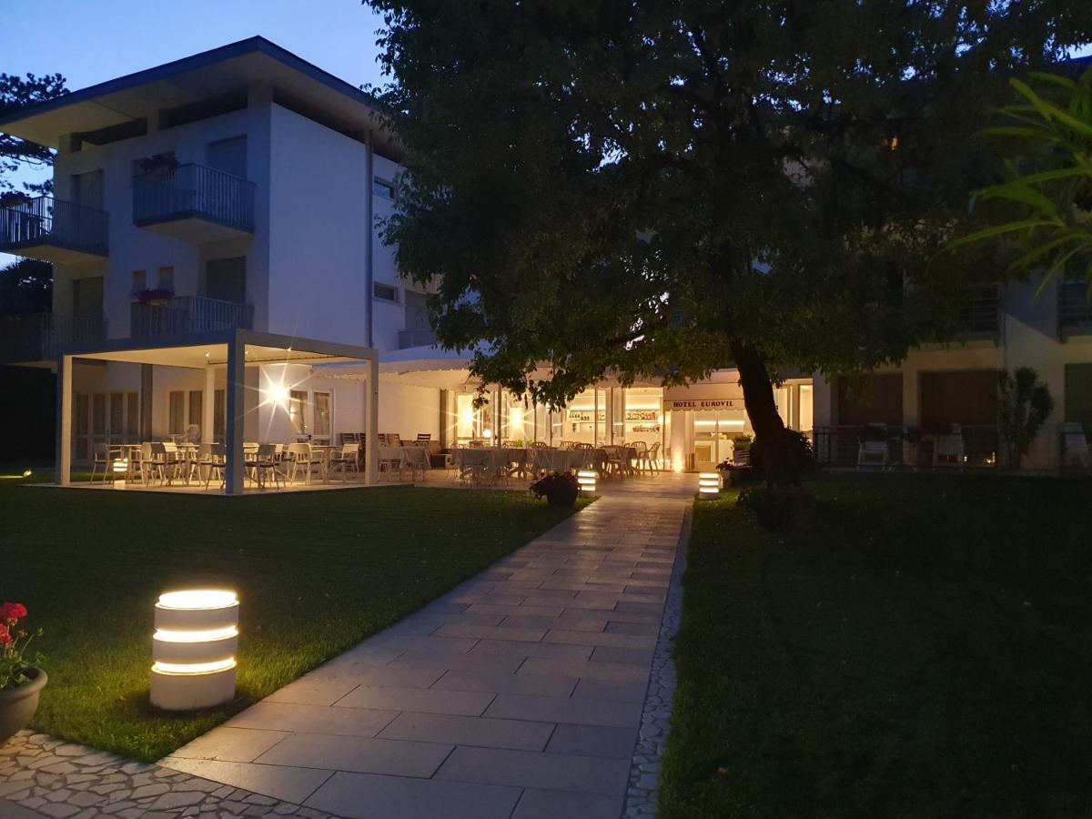 Hotel Eurovil Garni リニャーノ・サッビアドーロ エクステリア 写真