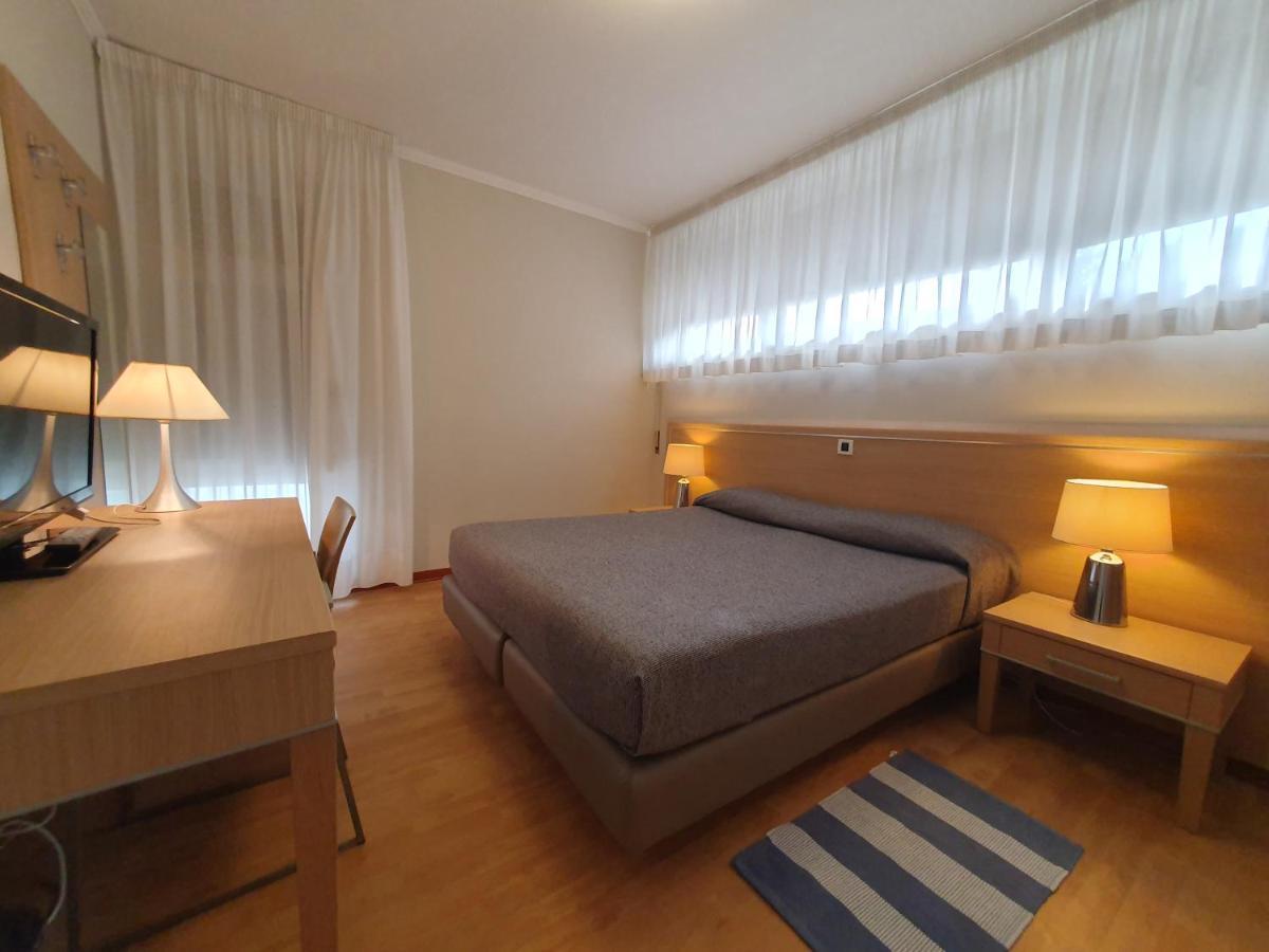 Hotel Eurovil Garni リニャーノ・サッビアドーロ エクステリア 写真