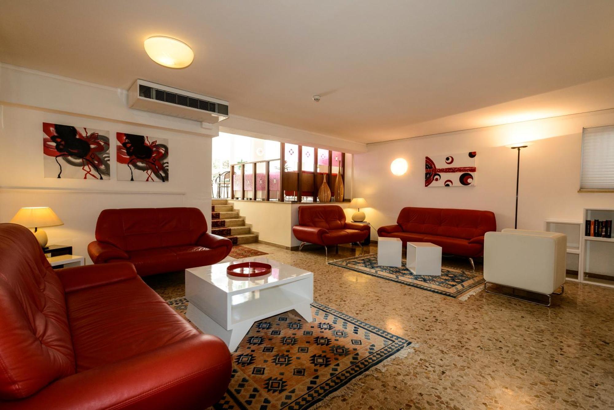 Hotel Eurovil Garni リニャーノ・サッビアドーロ エクステリア 写真