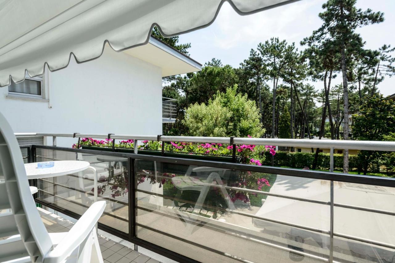 Hotel Eurovil Garni リニャーノ・サッビアドーロ エクステリア 写真